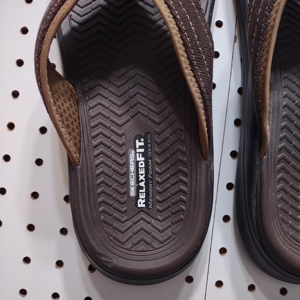 Bundle of Mens 12 Slip Ons - Picture 3 of 9
